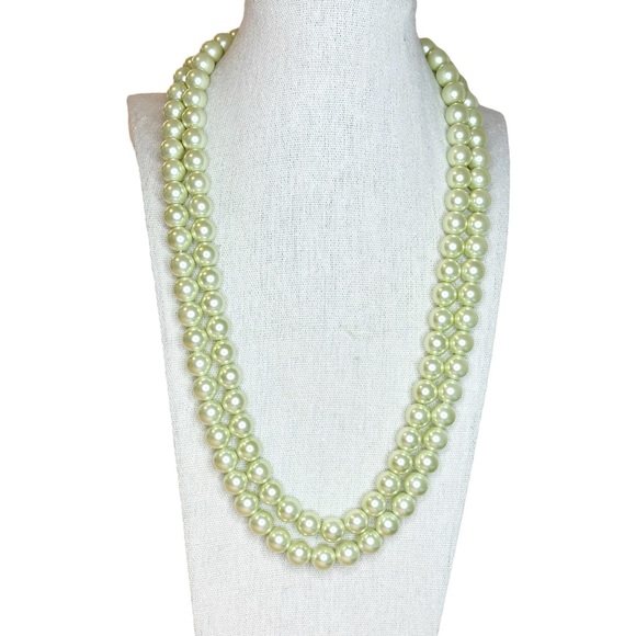 Vintage 50s 60s Light Green Faux Pearl Double Strand Coquette Necklace - Picture 2 of 7